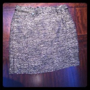 H&M dressy mini skirt black & white tones. Size 4